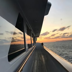 操韩国青年少女
